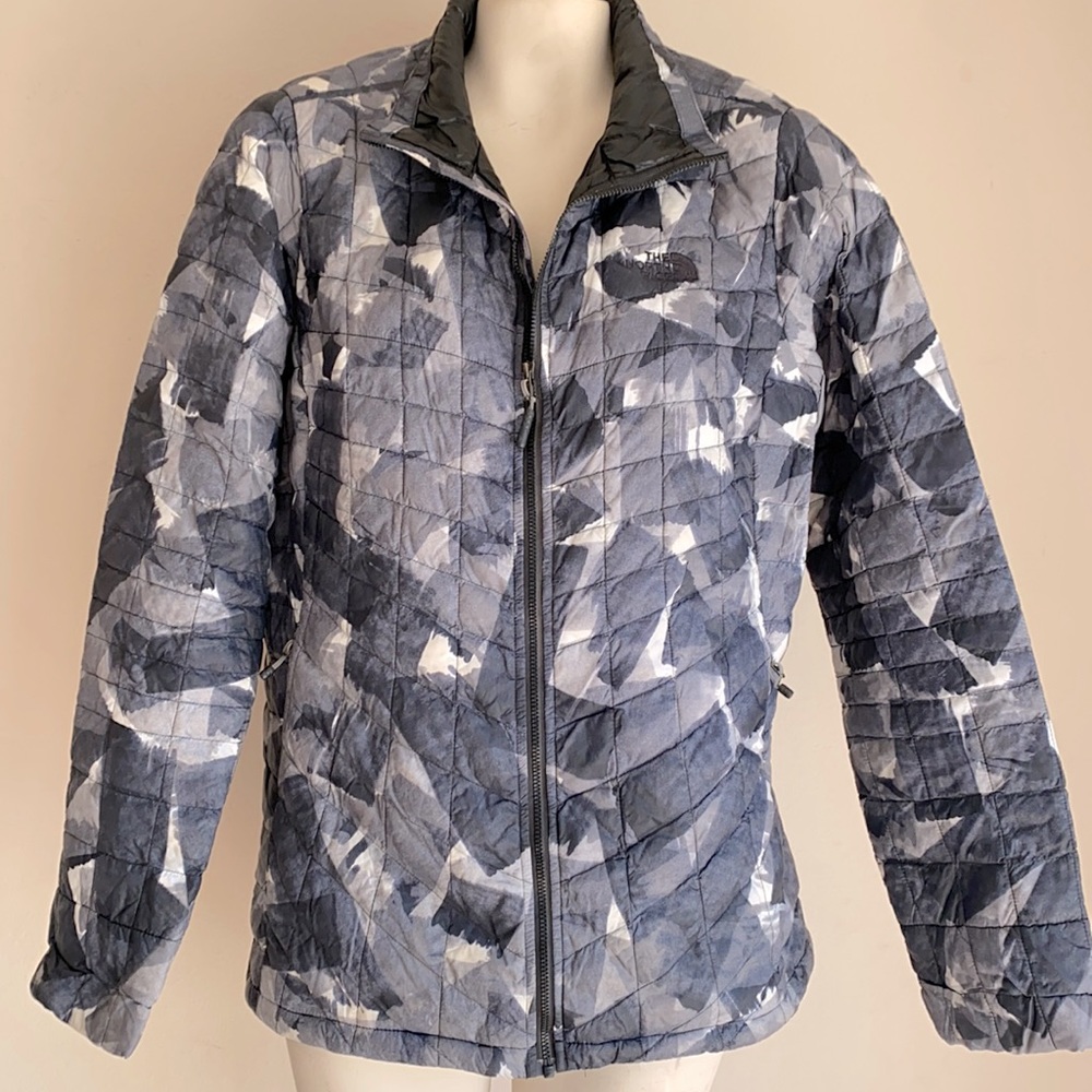 The North Face puffer jacket womens large Thermoball